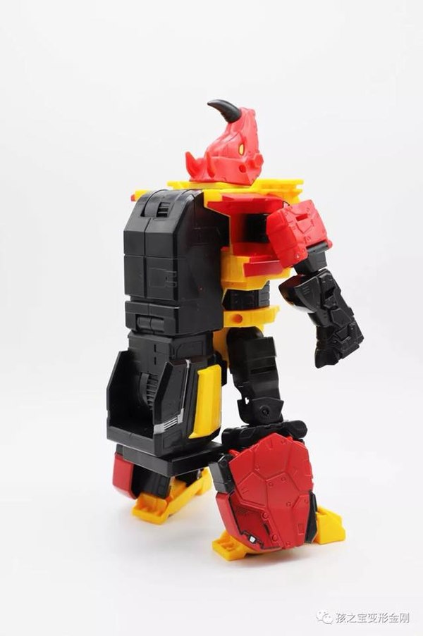 Power Of The Primes Titan Class Predaking   In Hand Images Of Individual Predacons  (9 of 28)